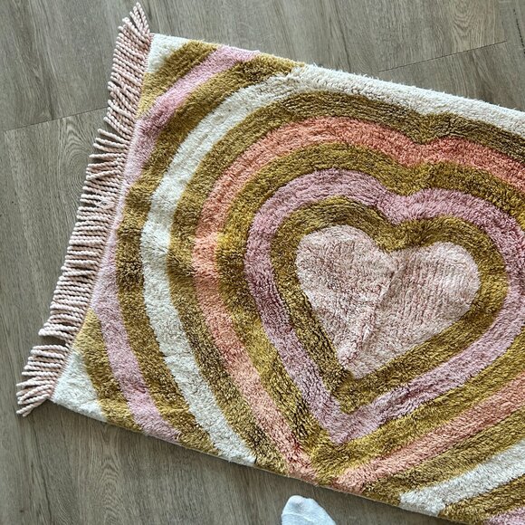 Sage and Clare Bohdi Tufted Bath Mat, Hearts, Pink - Picture 3 of 4